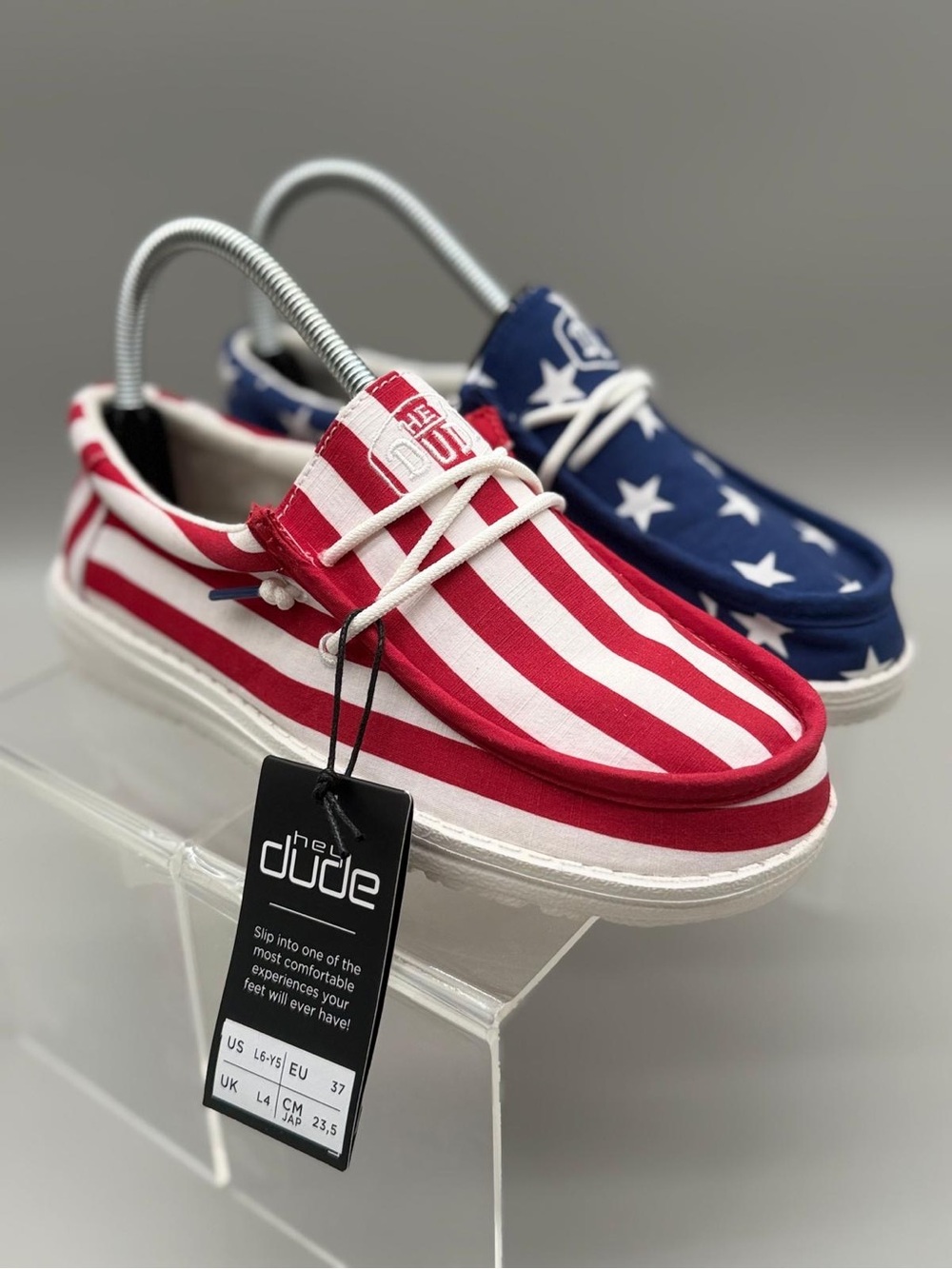 Hey Dude Ladies Wally Print Slip-Ons - Red & Blue Stars and Stripes ladies 6 y5
